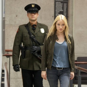 <i>Fringe</i> Review: "In Absentia" (Episode 5.02)