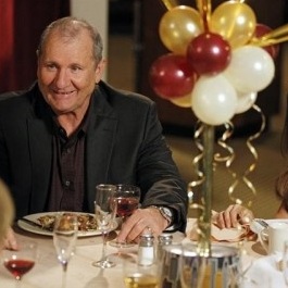 <i>Modern Family</i> Review: "New Year's Eve" (Episode 4.11)