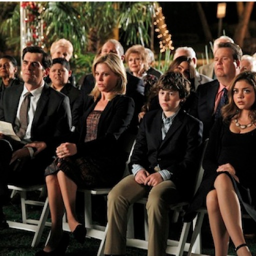 <i>Modern Family</i> Review: "Goodnight Gracie" (Episode 4.24)