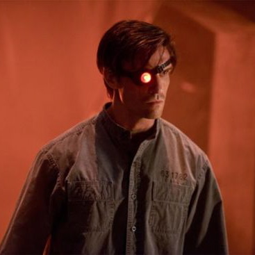 <i>Arrow</i> Review: “Keep Your Enemies Closer” (2.06)
