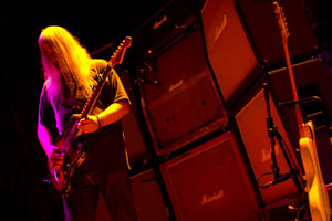 Dinosaur Jr. Announces West Coast <i>Bug</i> Tour, Vinyl Preorder