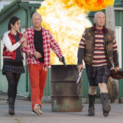 <i>Red 2</i>