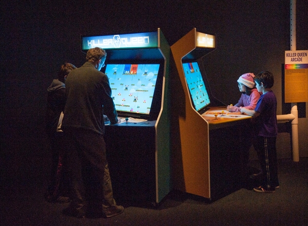 Killer Queen multiplayer.jpg