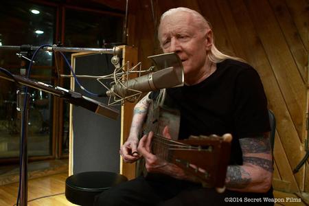 JOHNNY_WINTER_DOWN_amp_DIRTY_credit_Screen_Grab_from_quotJOHNNY_WINTER_DOWN_amp_DIRTYquot__2014_Secret_Weapon_Films.jpg