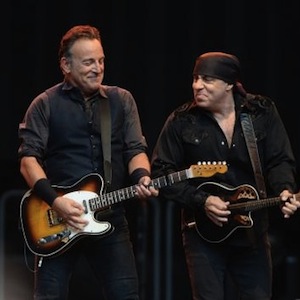 Bruce Springsteen Dedicates Full <i>Born To Run</i> Performance to James Gandolfini