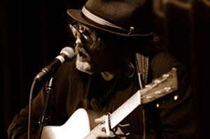 Non-profit group raising money for Peter Case