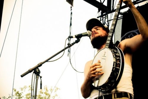 Watch Mumford & Sons' Full Set from Bonnaroo 2011