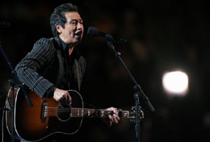 Alejandro Escovedo unleashes <em>Live Animal</em>, tours