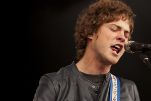 Watch MGMT Perform New Song “Alien Days”