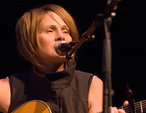 Shawn Colvin Tours, Streams Live Album