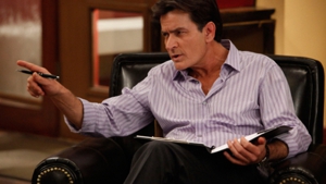 <i>Anger Management</i> Review: "Charlie Goes Back to Therapy"/"Charlie and the Slumpbuster" (Episode 1.01/1.02)