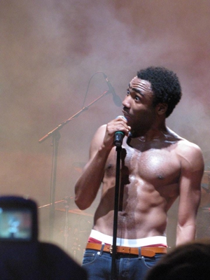Donald Glover Responds to Critics in 40-Tweet Statement