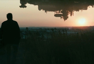 Peter Jackson's <em>District 9</em> Gets Trailer, Release Date