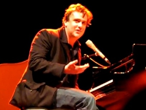 Watch Jason Segel Hilariously Perform Onstage With The Swell Season