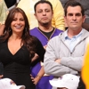 <em>Modern Family</em> Review: "Family Portrait" (1.24)