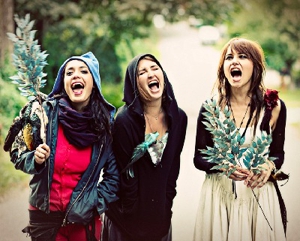 Watch Warpaint's "Undertow" Video