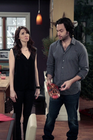 <i>Whitney</i> Review: "Christmas Is Cummings" (Episode 1.10)