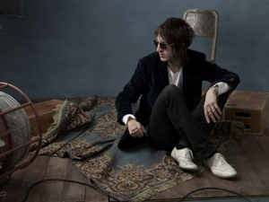 Joseph Arthur breathes life into digi-album <em>Bag is Hot</em>, tours