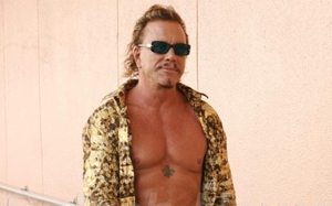 Darren Aronofsky's <em>The Wrestler</em> picks up a distributor