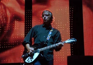 R.E.M. adds tour dates, Peter Buck's guitar stolen