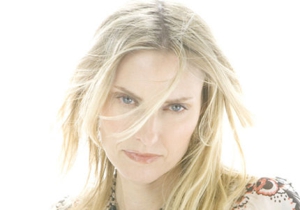 Aimee Mann plans third annual Christmas-themed tour