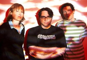 Yo La Tengo Takes its <em>Popular Songs</em> Around the World