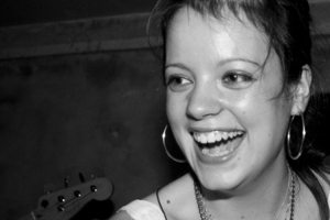 Billy Bragg, Patrick Wolf, Radiohead, More Back Lily Allen in Illegal Firesharing Battle
