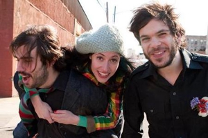 Watch Elizabeth & The Catapult Stitch Pincushions, Play Acoustically