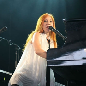 Tori Amos Writes Musical for UK Theatre