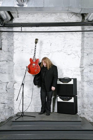Album Stream: Warren Haynes - <i>Warren Haynes Band: Live At The Moody Theater</i>