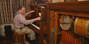 Watch A Cover of "Sweet Child of Mine" on a Fotoplayer From the '20s