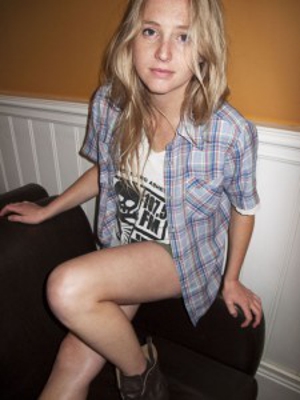 Lissie Hosts Free Concert to Fight ALS