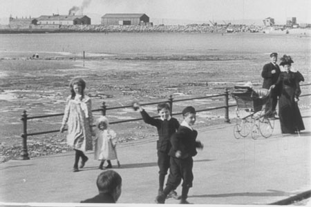 100-Best-Silent-Films-panoramic-view-of-the-morecambe-seafront.jpg