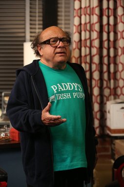 <i>It's Always Sunny in Philadelphia</i> Review: "The Gang Tries Desperately to Win an Award" (Episode 9.03)