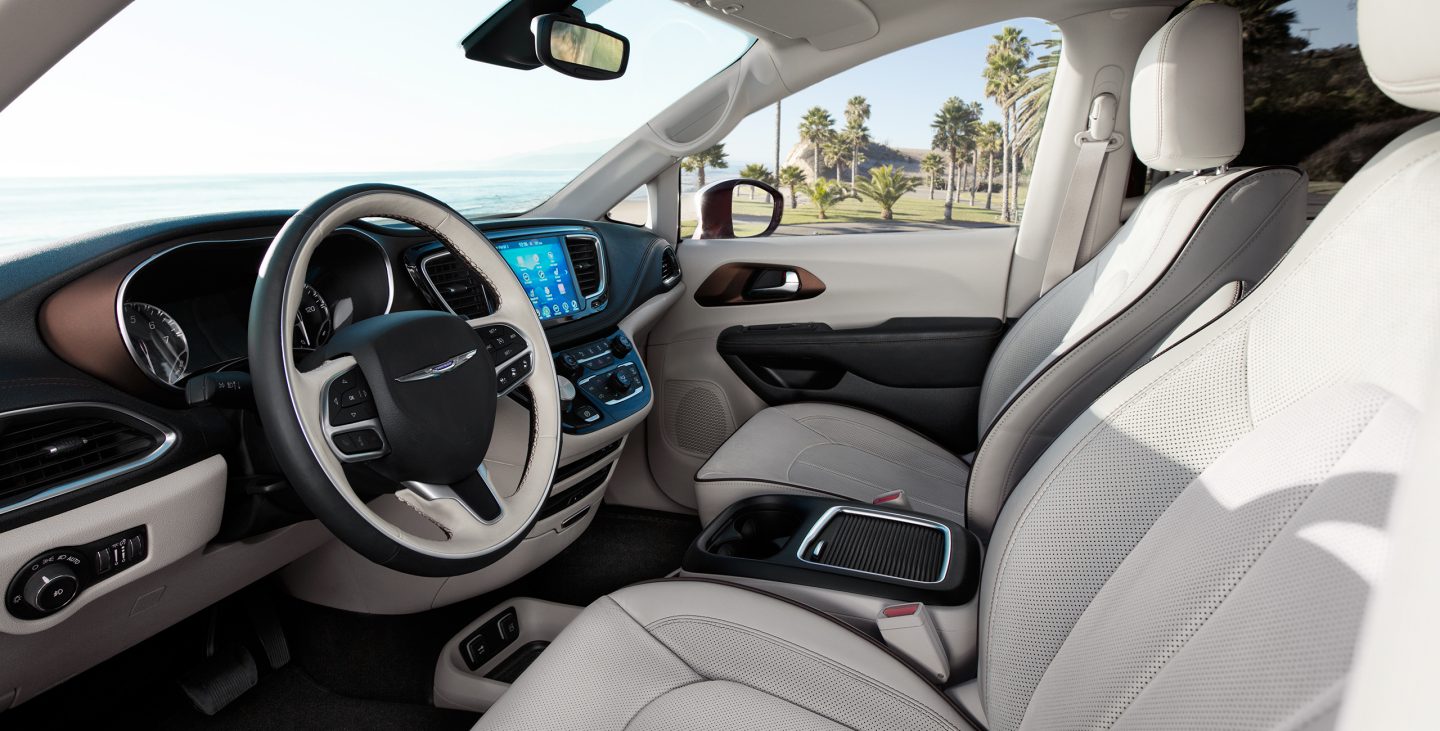 2017-chrysler-pacifica-gallery-interior-2.jpg.image.1440.jpg