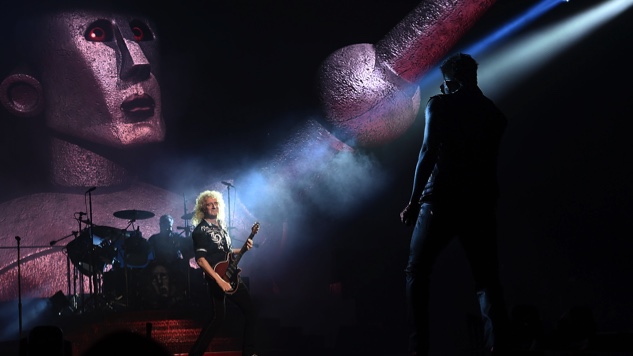Celebrate Brian May's Birthday with this Stunning Live Version of Queen's "We Will Rock You"