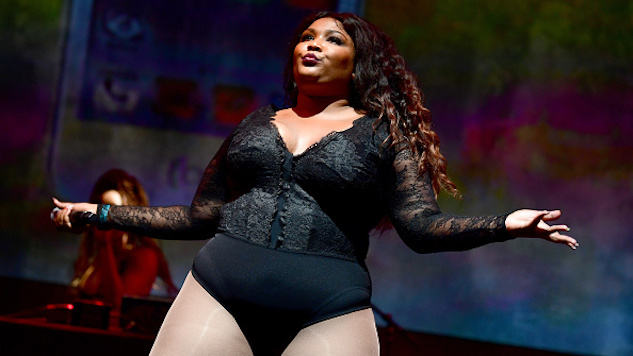 Lizzo Accuses &#8220;Racist Bigot&#8221; Security Guard of Attacking Her Team at Milwaukee&#8217;s Summerfest