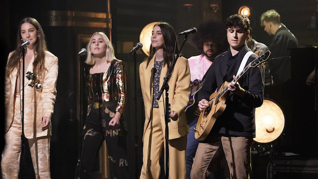 Watch Vampire Weekend Perform with Haim on <i>The Tonight Show</i>