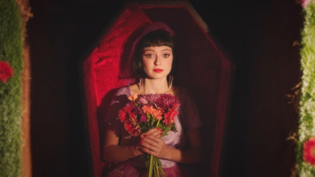 Stella Donnelly Actually Gets Camp Right in &#8220;Die&#8221; Video