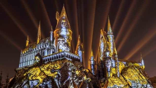 Darkness Comes to Hogsmeade in Universal's "Dark Arts at Hogwarts Castle" Nighttime Show