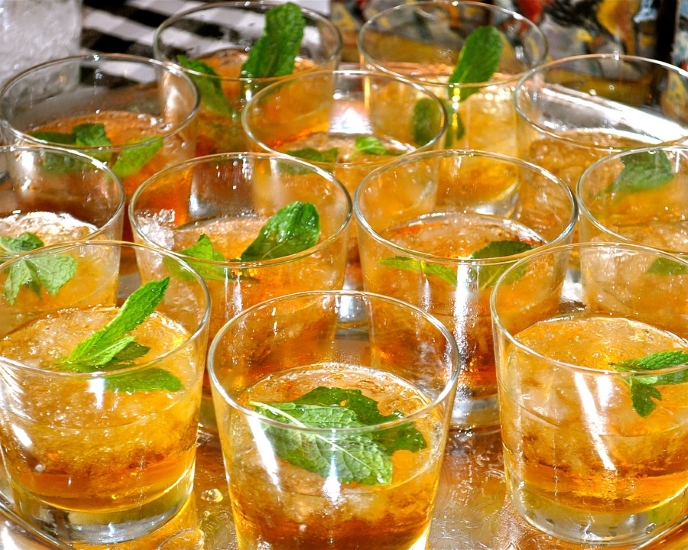 mint_juleps_pixabay.jpg