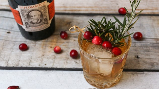 9 Fall-Friendly Rosemary Cocktails - Paste