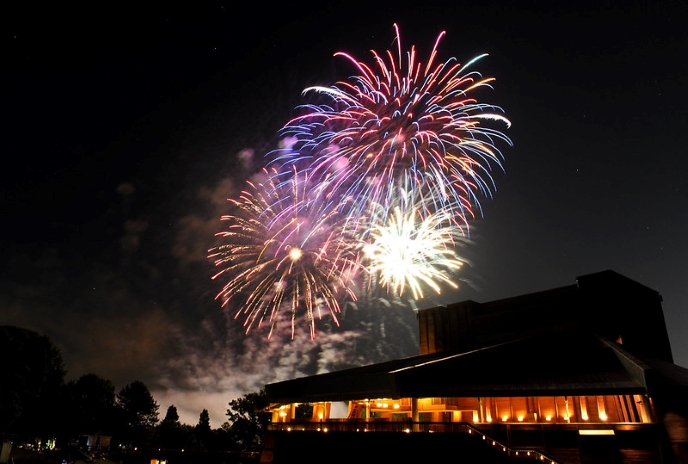 wolf_trap_fireworks_flicr_bigbirdz.jpg