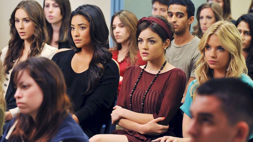 TV Rewind: Finished Your <i>Glee</i> Rewatch? It&#8217;s Time for the Truly Bonkers <i>Pretty Little Liars</i>