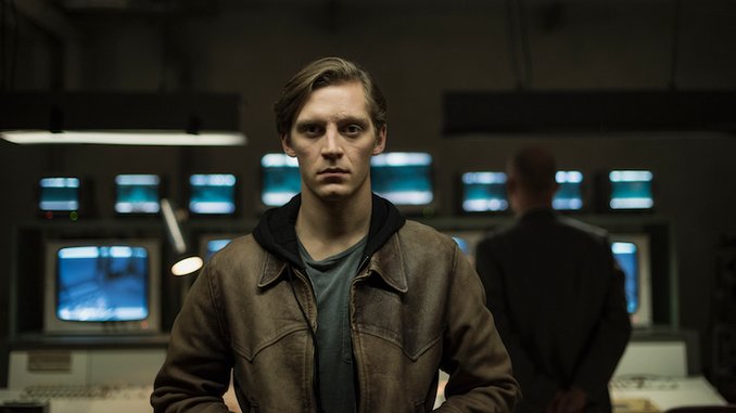 <i>Deutschland 89</i> Exclusive First Trailer: Martin Must Choose a Side as the Berlin Wall Crumbles