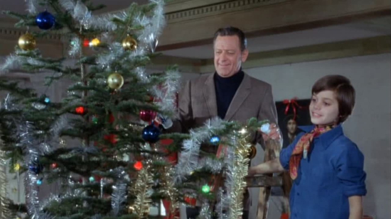 the-christmas-tree-sad-holiday-movies-inline.jpg