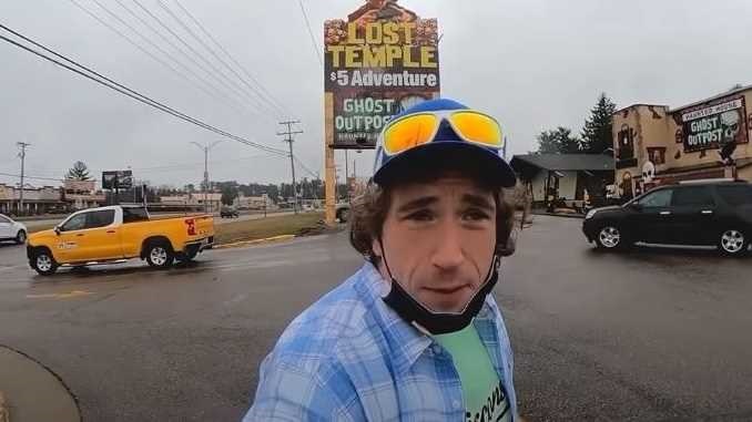 Conner O'Malley Scours the Haunted Houses of Wisconsin Dells to Find the Best Free Pulled Pork