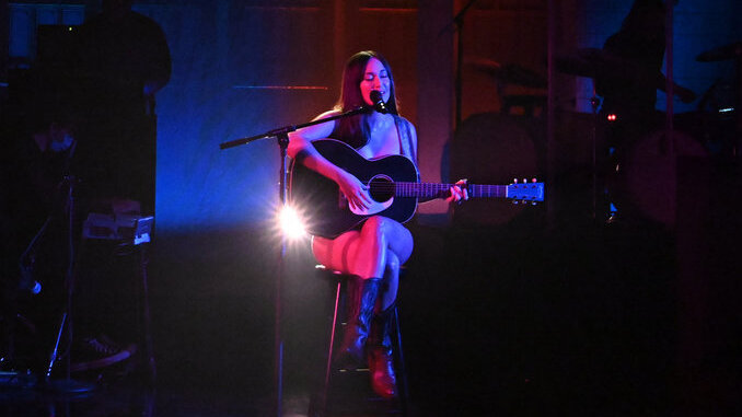 Watch Kacey Musgraves Perform “justified” And “camera Roll” On SNL - Paste