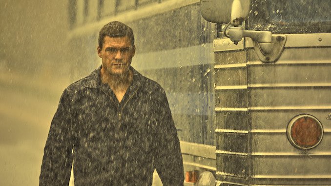 Prime Video's <i>Reacher</i> Is a Satisfying Safe Space for Angry Dudes