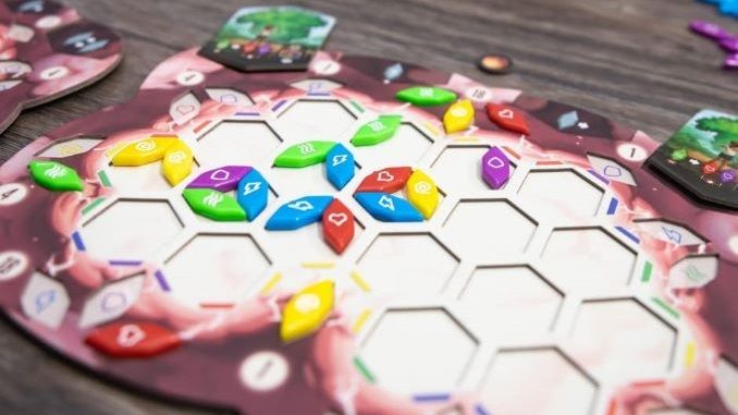 The Board Game <i>Vivid Memories</i> Can't Overcome Its Awkward, Obtuse Rule Set